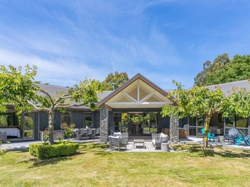 Tranquil Retreat Just 10 Minutes From Town