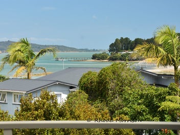 Holiday Retreat with Water Views