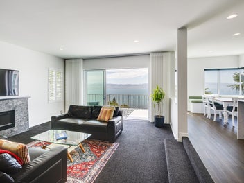 Luxurious, fully renovated, north-facing