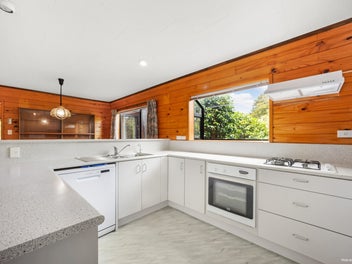 LOCATION + LOW-MAINTENANCE – LOTS TO LOVE!