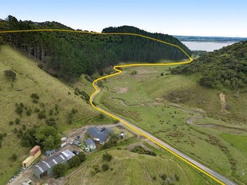 17Ha of Rural Adventures to be had!!