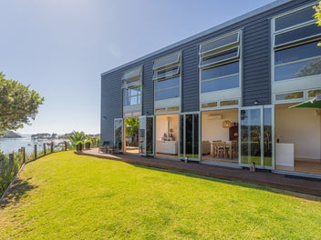 Water Views with the WOW Factor!