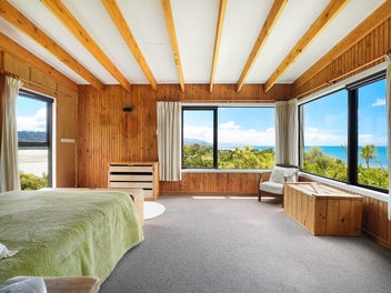 Unique Lifestyle Opportunity - Stunning Location