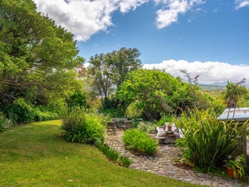Unique Lifestyle Opportunity - Stunning Location