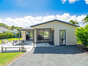 Move-in Ready Hihi Beach Home