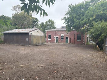 Image 1 of 32