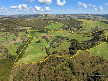 67acre Lakeview Retreat+Barns, Endless Potential!