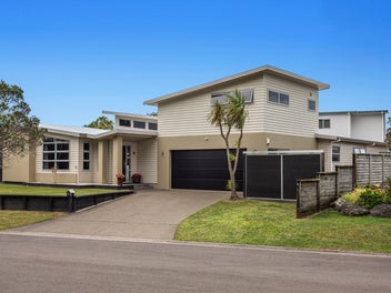 Open Plan Dream! Large spaces - great home!