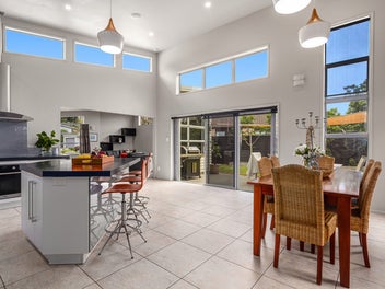 Spacious Entertainer - Bring Your Boat!