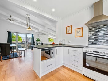 Flexible Living on Fox - Bring us an offer!