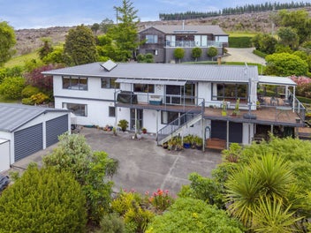 Discover Your Dream Home in Motuoapa