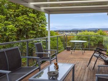 Discover Your Dream Home in Motuoapa
