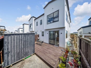 Dream Home in Desired Location!