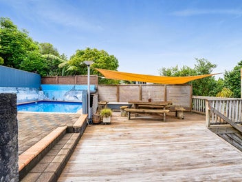 Omata Oasis - XXL GARAGING