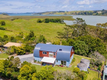 Kaipara Harbour View With Style