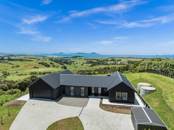 Luxury Coastal Lifestyle, Expansive Ocean Views