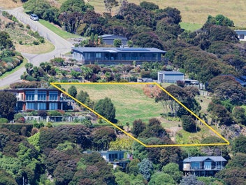 Prime north facing section in Takamatua