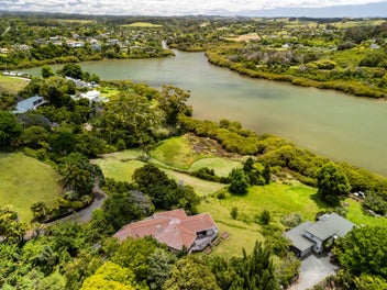 Spectacular Water Views, Water Access & Location