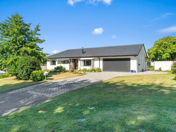 Vendor beats the market $899K