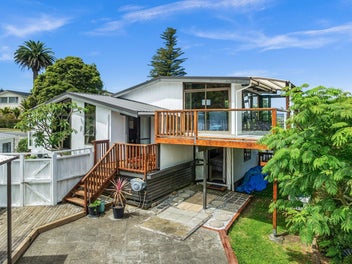 Urgent Action Needed - Coastal Dream Must Sell!