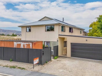 LARGE FAMILY HOME - SPACE & OPPORTUNITY