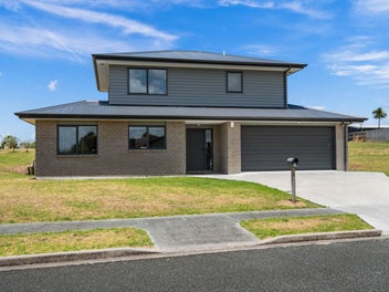 Near new spacious home