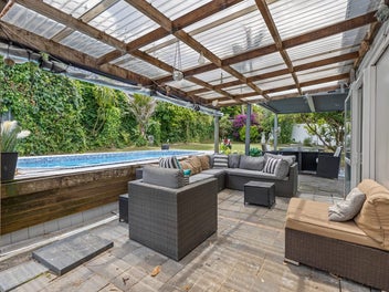 Prime Location Home in Olde Torbay