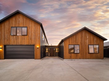 Exceptional home and income in Shotover Country