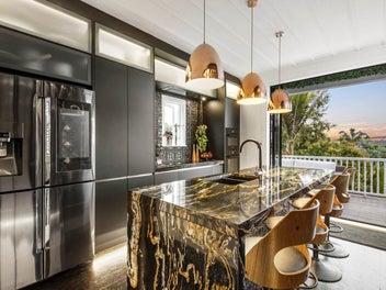 Elegance, Privacy and Stunning Views!
