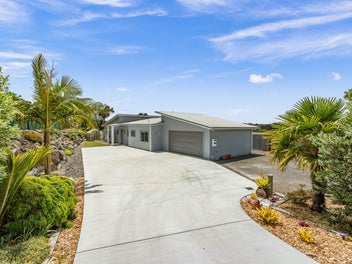LIFESTYLE LIVING AT IT'S BEST- GARDEN OF EDEN !