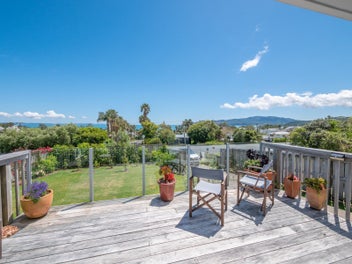 Renovated character cottage close to beach