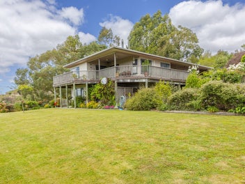 Lifestyle retreat with dual living