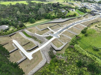 Country views and modern living- Urumaraki Heights