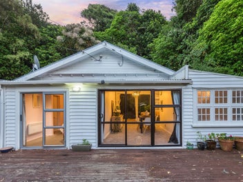 Entry Level First Home in Plimmerton - Offer Now!