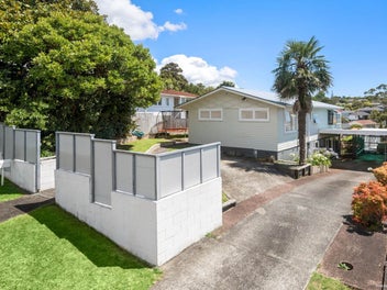 Unlock the Potential: Live-In Home with Baseme...