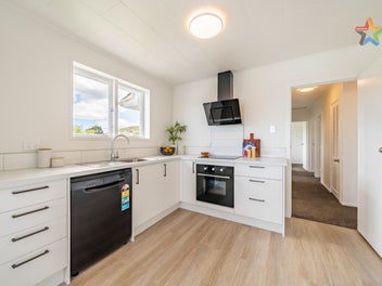 OPEN HOME 11AM SUNDAY