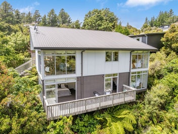 Light, Bright 4 Bedroom Haven