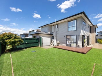 Extended Family Home with 3 Legal Kitchens