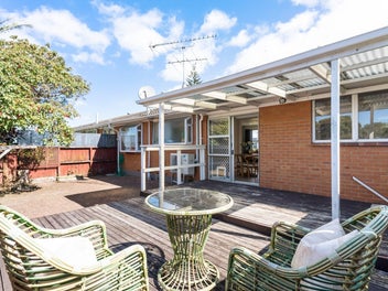 Overseas Sellers Committed, Must Be Sold!