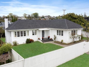 Bungalow Love