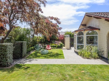 Vendors southward bound - Say SOLD!