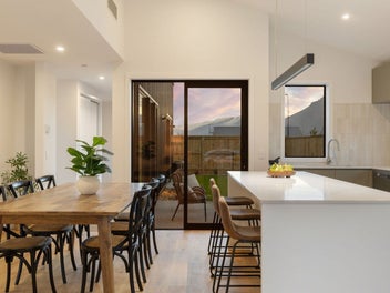 Freehold entry level home in Hanley's!