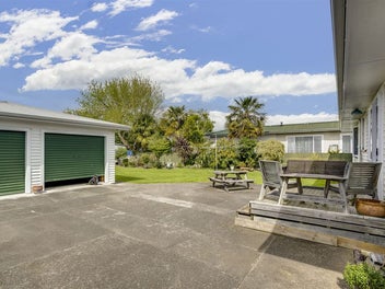 Calling Investors - Home & Income!