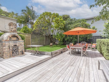 Excellent add-value opportunity on 556m2