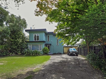 Spacious Family Home in Prime Location!