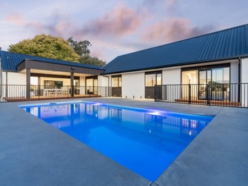A bells and whistles new build close to Cambridge