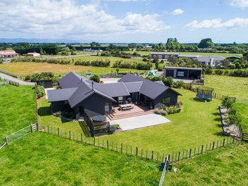 Refined Lifestyle Living On 1.41 Hectares