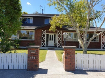 Image 1 of 7