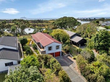 ASTONISHING VIEWS WITH INCOME POTENTIAL
