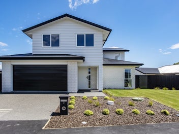 Brand New 4 Bed Beauty, Ready to Move In!